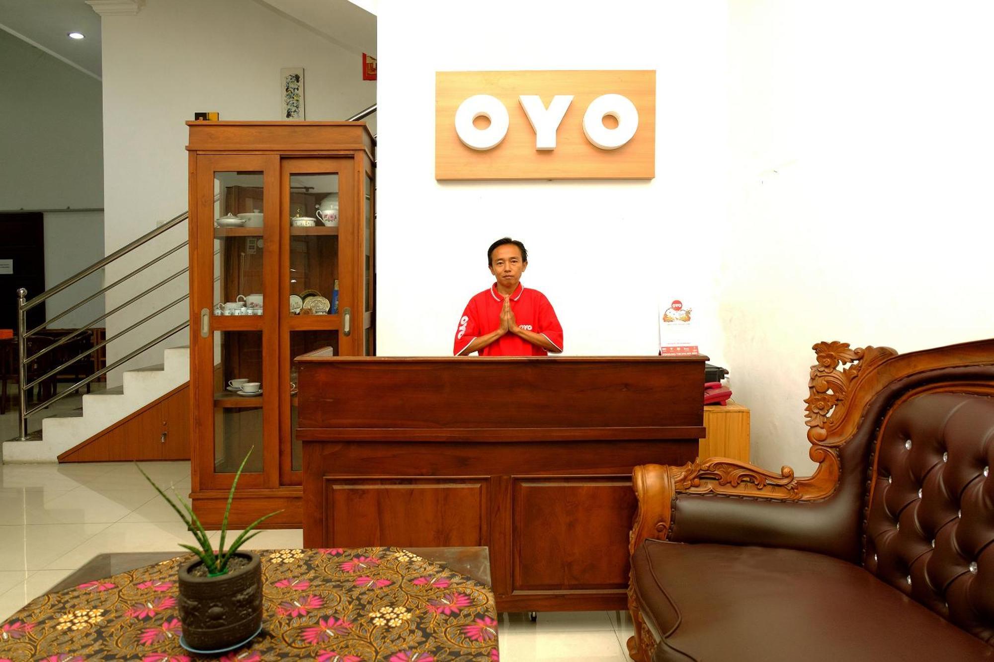 Oyo 350 D' Maktab Homestay Syariah Маланг Экстерьер фото