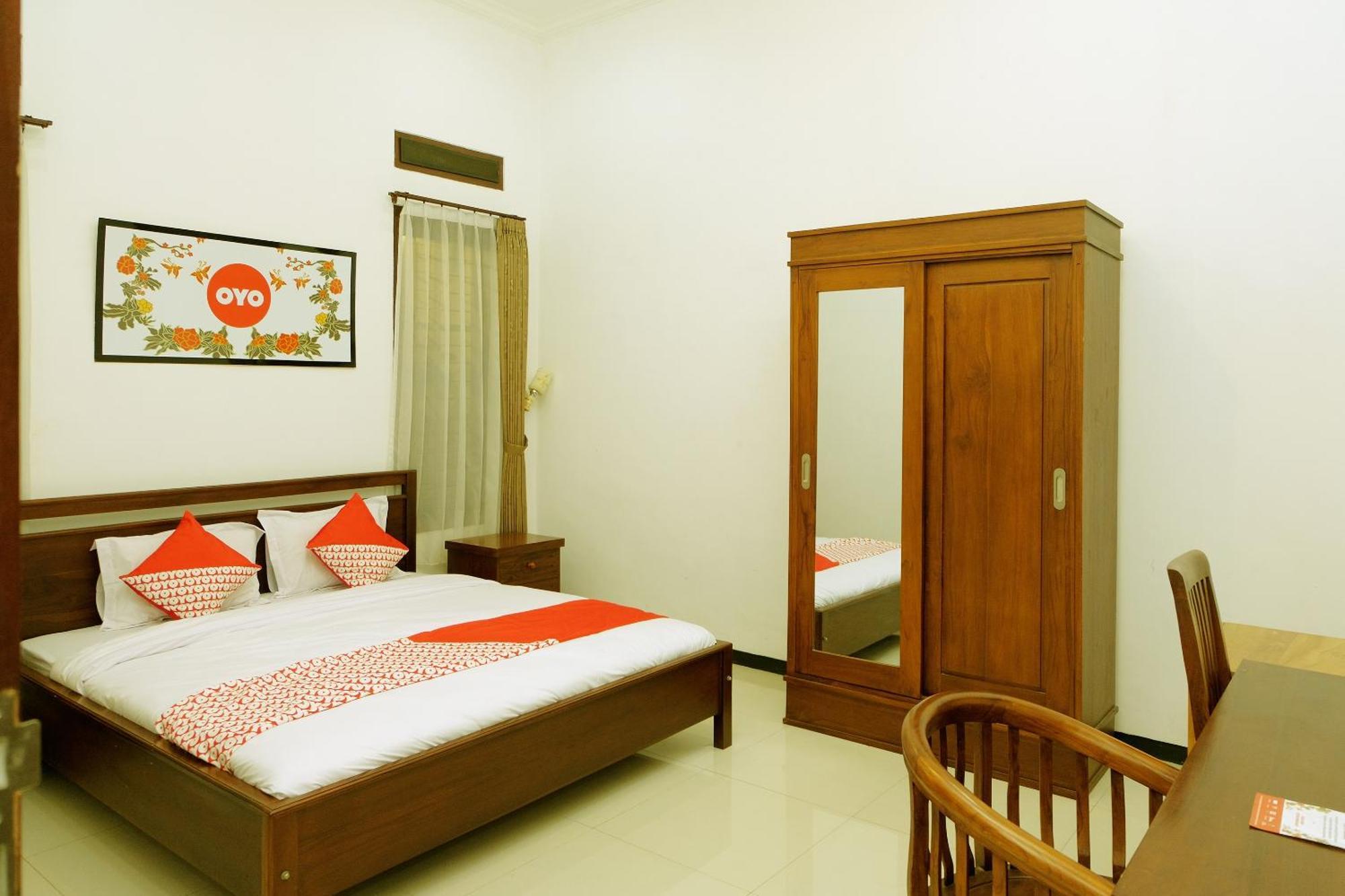 Oyo 350 D' Maktab Homestay Syariah Маланг Экстерьер фото