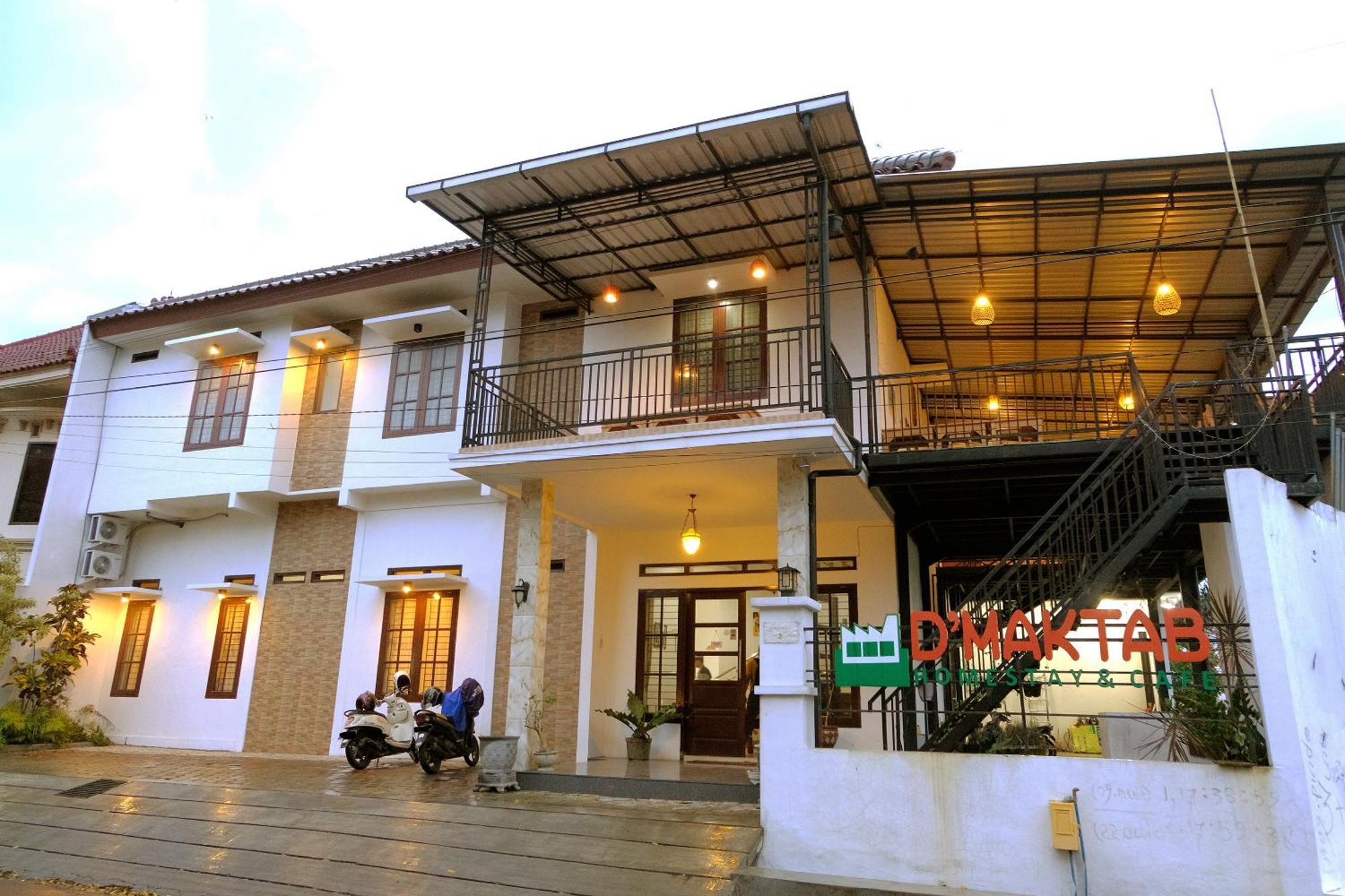 Oyo 350 D' Maktab Homestay Syariah Маланг Экстерьер фото
