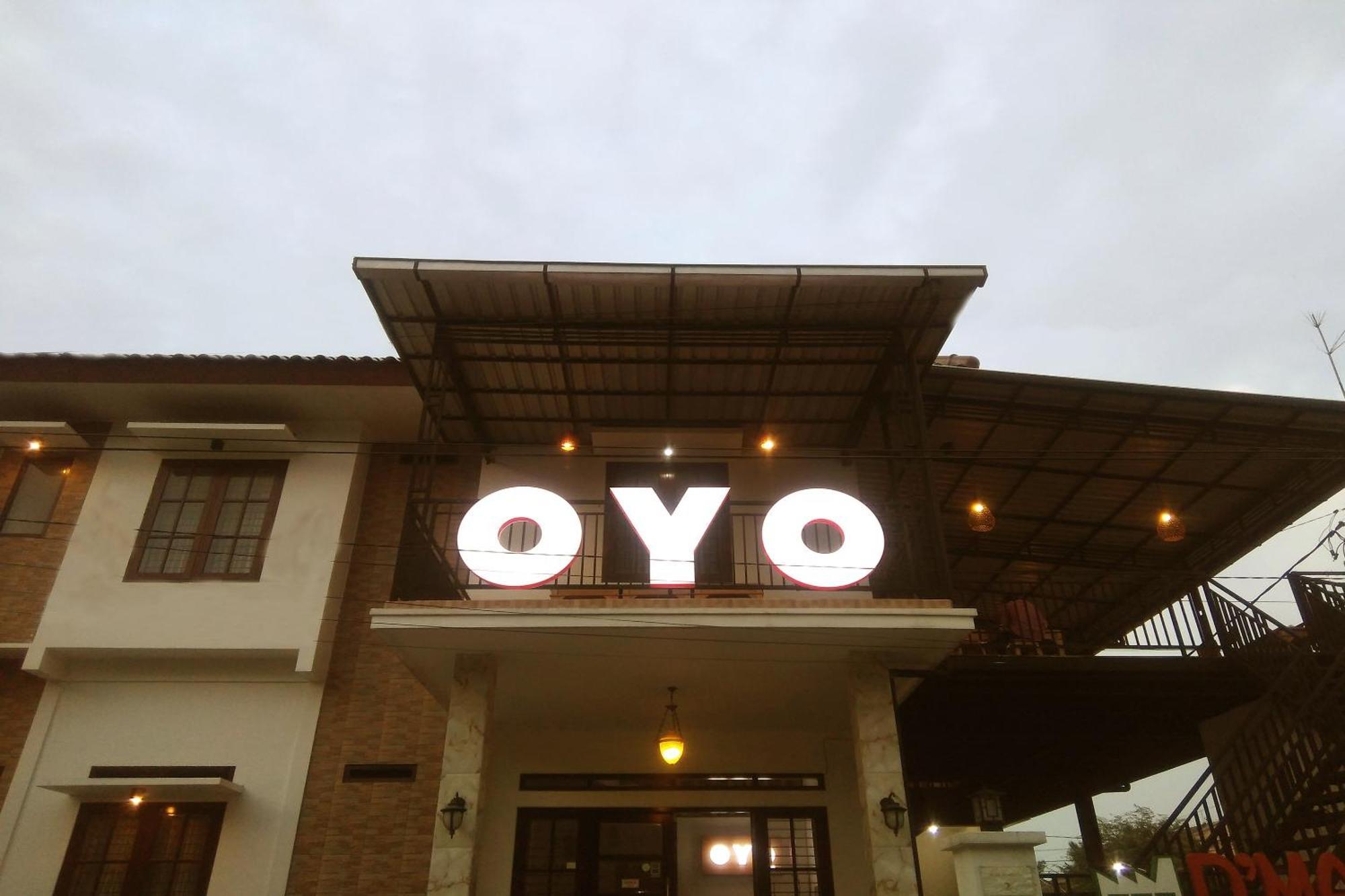 Oyo 350 D' Maktab Homestay Syariah Маланг Экстерьер фото
