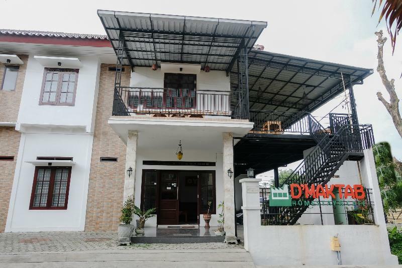 Oyo 350 D' Maktab Homestay Syariah Маланг Экстерьер фото