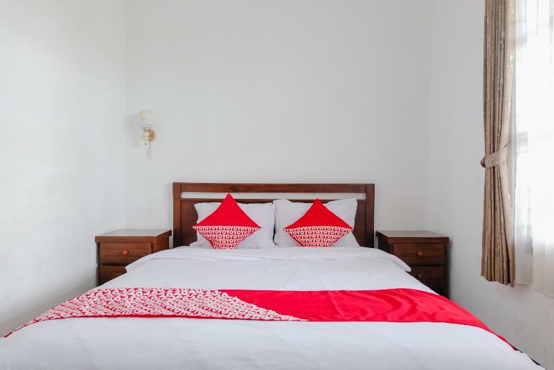 Oyo 350 D' Maktab Homestay Syariah Маланг Экстерьер фото