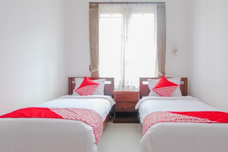 Oyo 350 D' Maktab Homestay Syariah Маланг Экстерьер фото