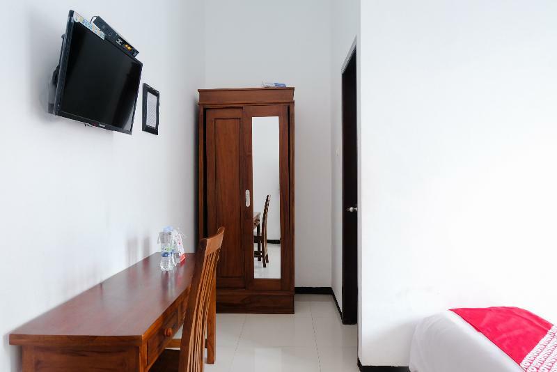 Oyo 350 D' Maktab Homestay Syariah Маланг Экстерьер фото